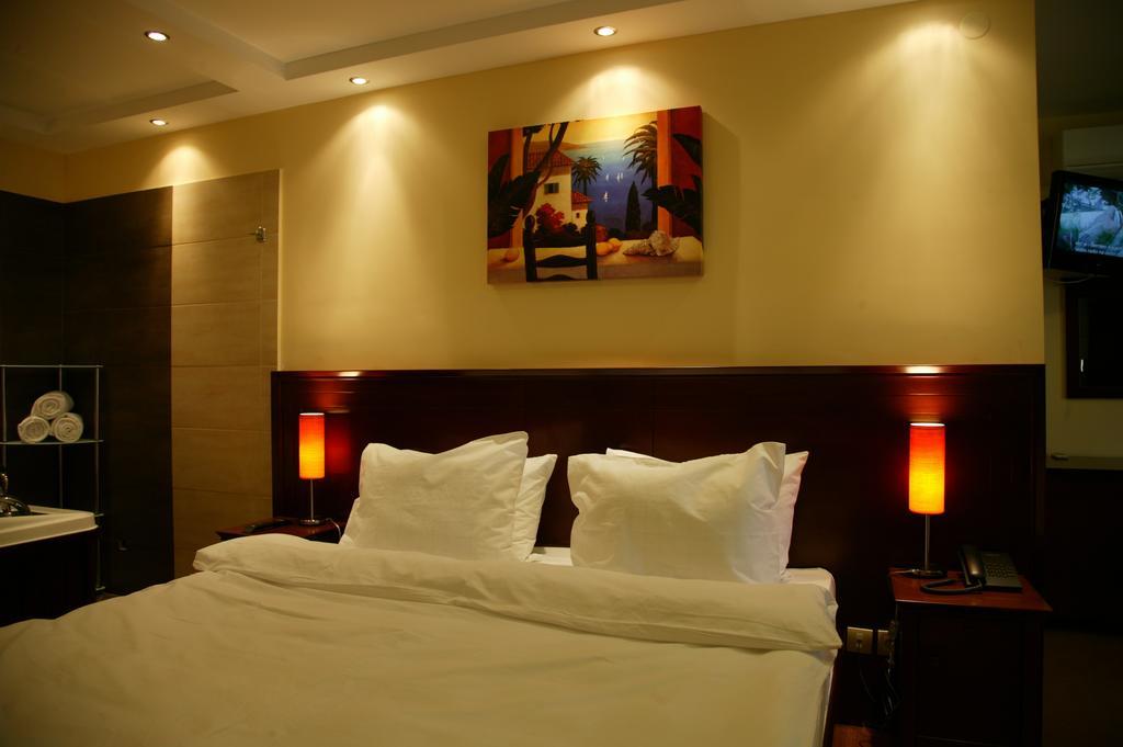 Garni Hotel Contact Belgrado Quarto foto