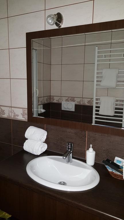 Garni Hotel Contact Belgrado Exterior foto
