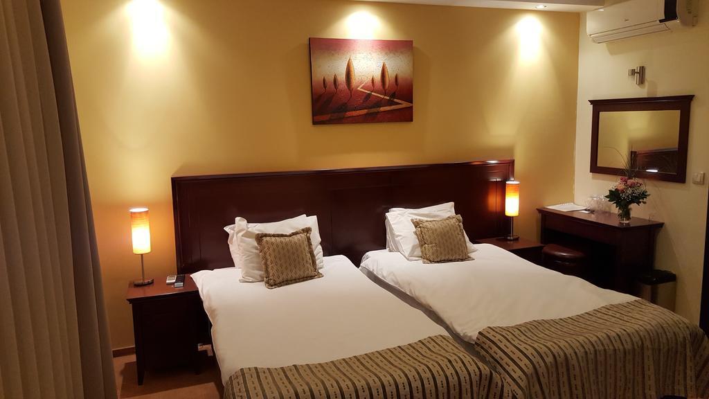 Garni Hotel Contact Belgrado Exterior foto