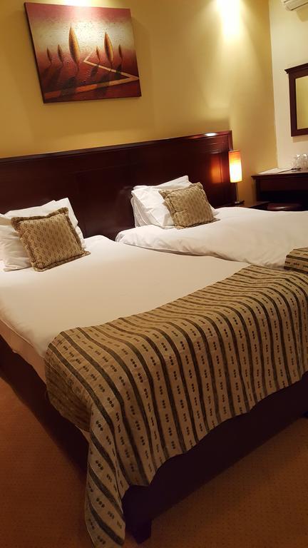 Garni Hotel Contact Belgrado Exterior foto