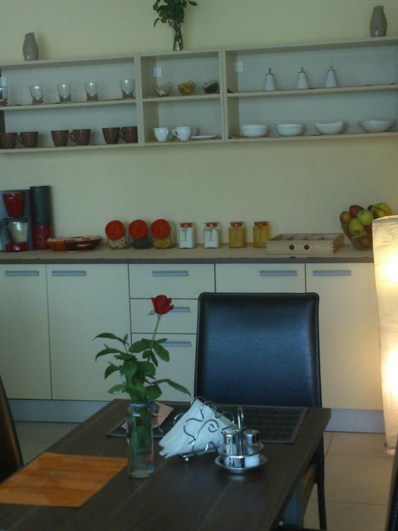 Garni Hotel Contact Belgrado Exterior foto