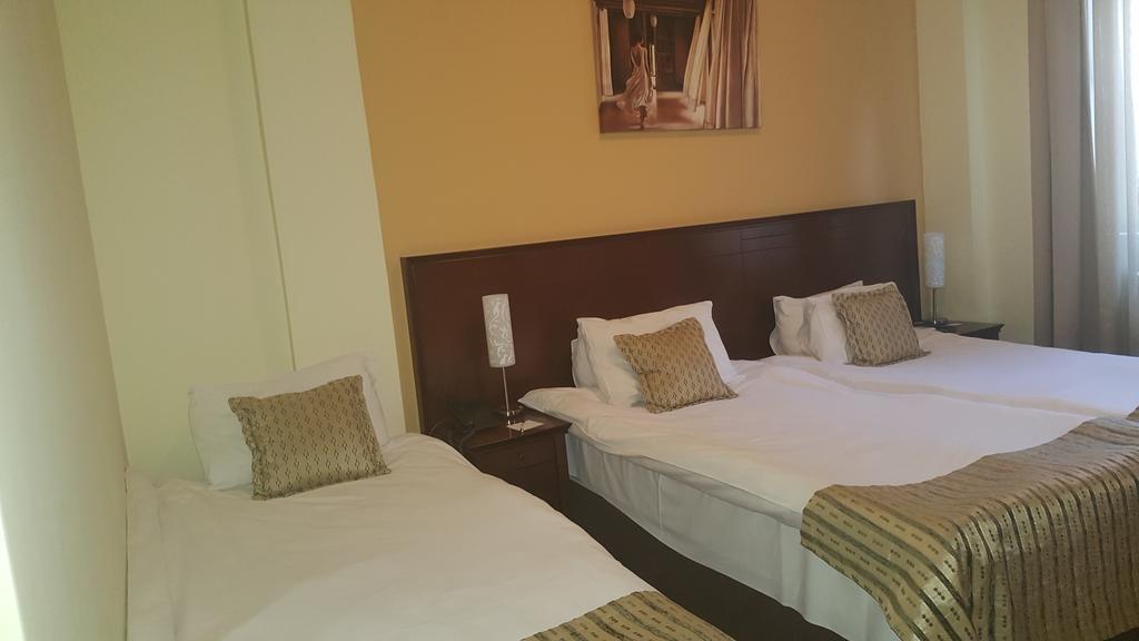 Garni Hotel Contact Belgrado Exterior foto