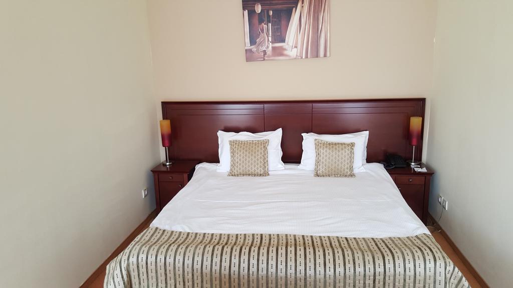 Garni Hotel Contact Belgrado Exterior foto