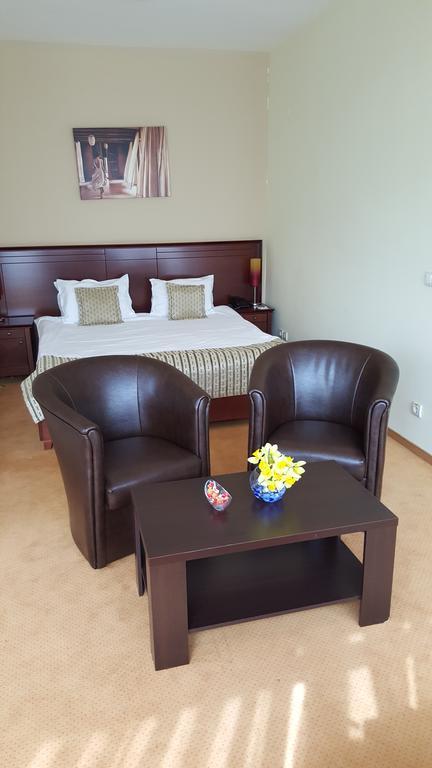 Garni Hotel Contact Belgrado Exterior foto